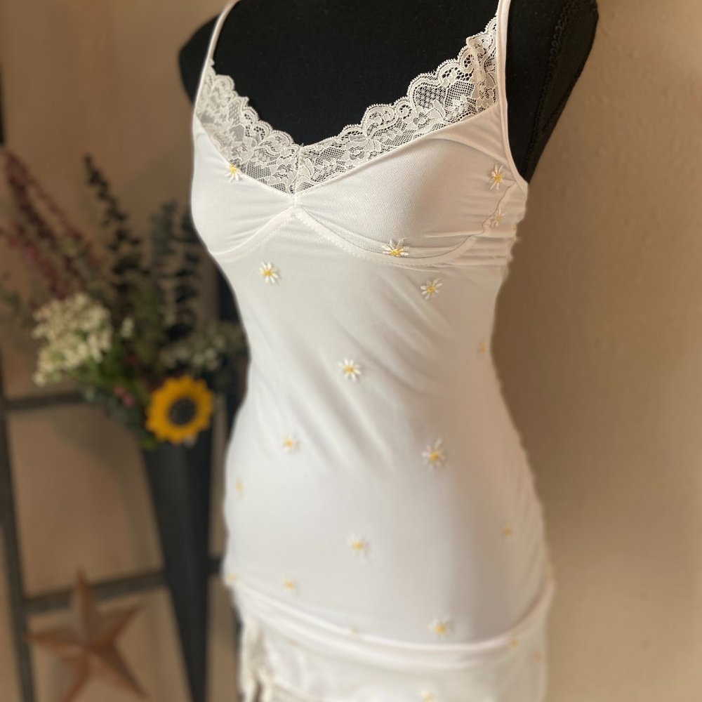 4/$20 NWT Boutique Bridal Intimate Lingerie Daisy Embroidery & Lace ~S HAS FLAW